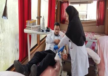 کارکنان شهرداری منطقه ۱۰ با اهدای خون به یاری نیازمندان شتافتند
