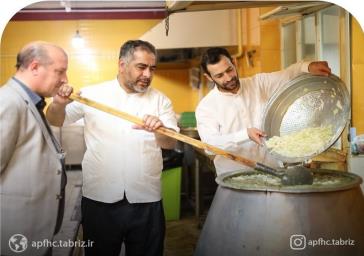 پخت روزانه ۱۰۰۰ پرس افطاری در شرکت خانهسازی پیشساخته آذربایجان
