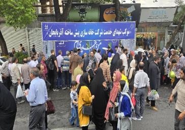 برپایی ایستگاه صلواتی توسط شرکت خانه‌سازی پیش‌ساخته آذربایجان در پیاده‌روی خانوادگی ۳۰۰ هزار نفری تبریز به مناسبت عید غدیر