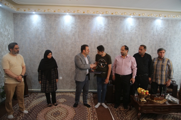 دیدارشهردار با خانواده شهید رسانه میر هادی غیبی