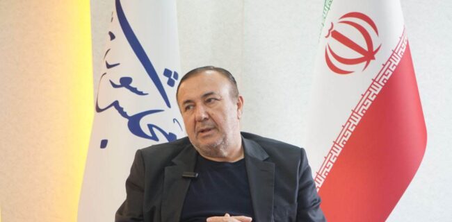 دولت از افراد سیاسی در حوزه اجرایی استفاده نکند