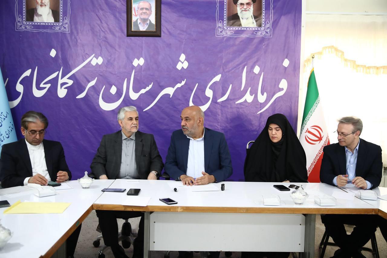 ورود وزیر کار به ترکمنچای و بررسی مسائل و مشکلات شهر/ دستور وزیر کار برای پیگیری ساخت درمانگاه مجهز در ترکمنچای